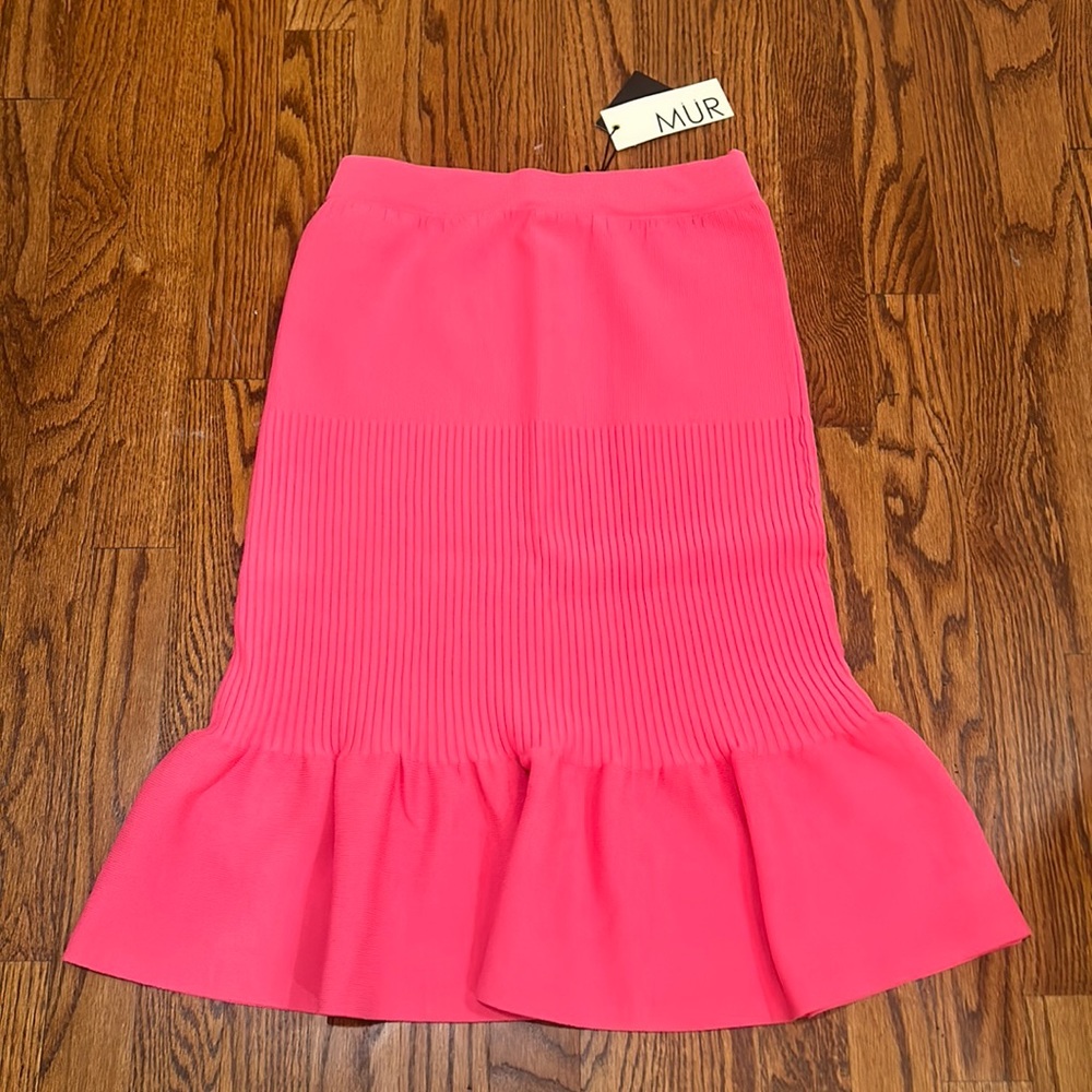 mur pink skirt
